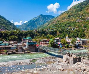 beas-river-near-kullu-town-india_78361-15619